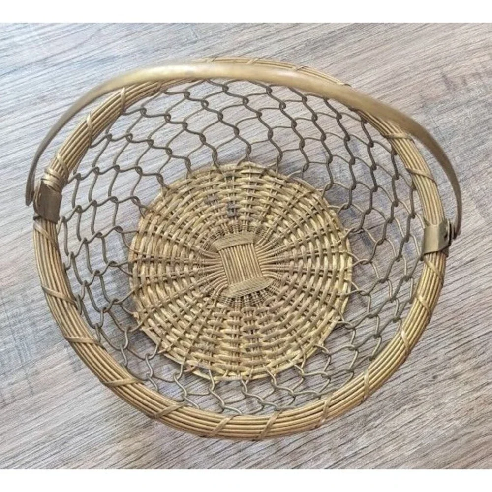 Vintage Round BRASS BASKET Woven Wire Weave Folding Handle Decor